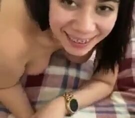 Giselle ninfetinha mamando gostoso e gozando na boquinha de puta