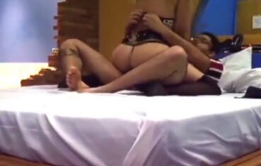 Gostosa palmeirense de Osasco levando pirocada do marido são paulino