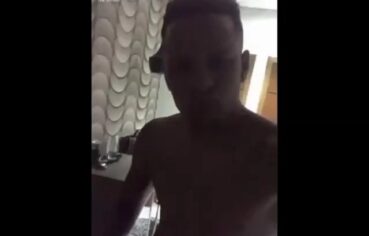 Jogador do Corinthians ganha boquete intenso da parceira safada