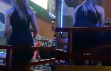 Loira espetacular rebolando sem calcinha no vip da boate mostrando a buceta molhada