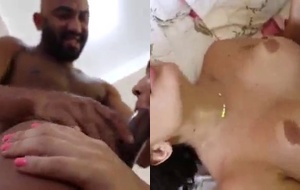 Morena de rabo colossal mamando e cavalgando com tesão