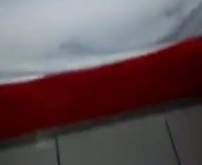 Novinha casada quicando com força no pau do amante enquanto o corno filma