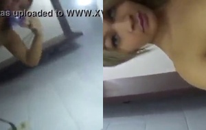 Priscila Amorim se exibindo sensual e molhada no Rio de Janeiro