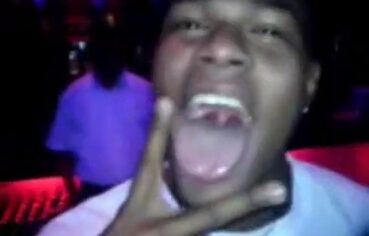 Puta gostosa fudendo no camarote do baile funk no Castelo das Pedras