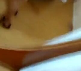 Ruivinha safada de quatro levando rola grossa do cliente no motel e gemendo alto