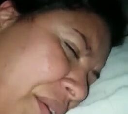 Vadiazinha geme alto liberando o cu pro ficante meter sem dó