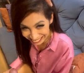 Amy Yamaguchi chupando com cara de safada no dotado