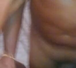 Casada morena gostosa em suruba com amigos enquanto corno filma