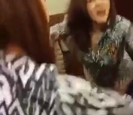 Gerente safada transando no provador com patrão para manter emprego