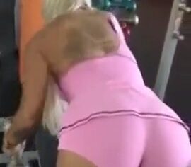 Juju Ferrari Exibe Sua Roupa Safada na Academia e Atrai Todos os Olhares
