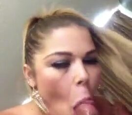Katia Amadora Chupando a Rola do Ficante com Cara de Safada