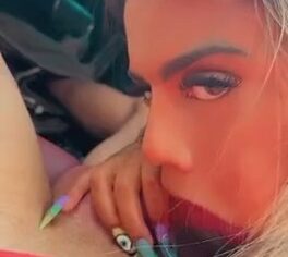 Lays Peace mamando o cliente no carro e filmando o oral