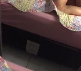 Leninha milf cavalgando no pau grosso do negão até gozar gostoso