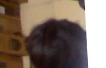 Novinha safada pagando boquete gostoso no estoque do trabalho