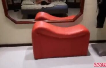 Paula morena deliciosa chupando e cavalgando a rola até gozar