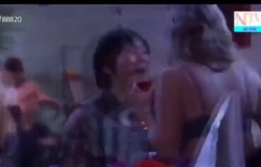 Pyong Lee Assedia Flayslane e Tenta Beijar Marcela