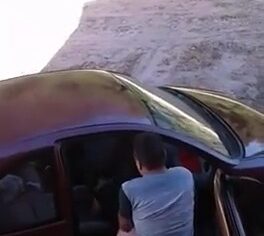 Safada transando na rua deserta e levando gozada gostosa na buceta