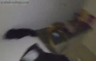 Thaís Moreninha de quatro levando rola forte enquanto geme de tesão