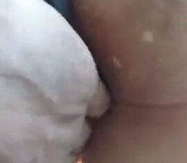 Tuany safada dando de quatro na praia com o namorado até gozar gostoso