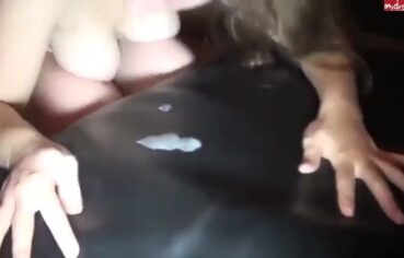 Várias gatas fudendo gostoso nessa foda quente