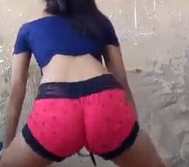 Vanessa Ferreira rebolando gostoso na cama até gozar gostoso