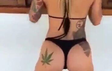 Karlla Alencar rebolando forte no vídeo amador até gozar alto