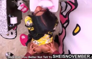 Mãe e filha safadas dividindo o mesmo pau grosso no motel